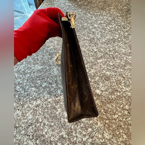 - Vintage LOUIS VUITTON Monogram Pouche Toilette 26 Clutch Bag converted - Picture 8 of 17